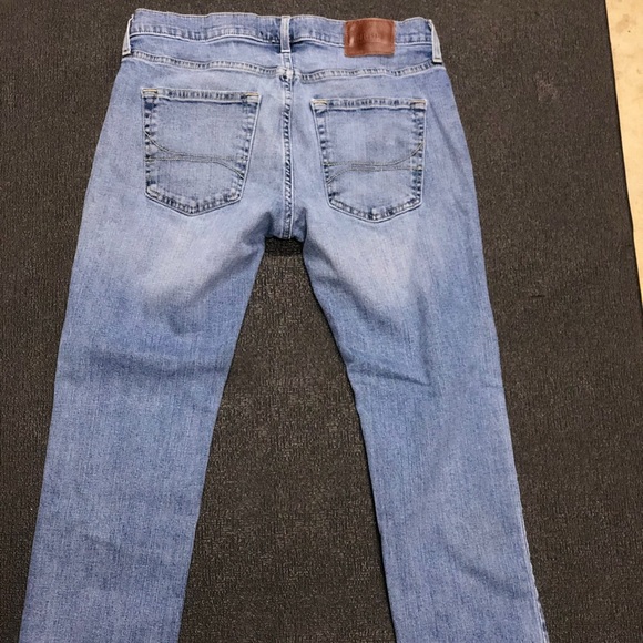 Men’s Hollister Jeans - Picture 3 of 4